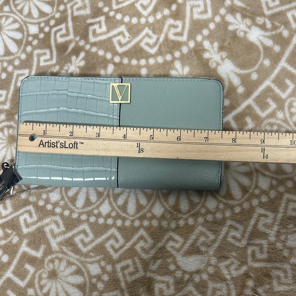 Victoria's Secret Mint Textured Wallet - Picture 7 of 8